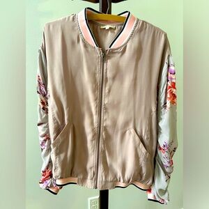 Mystree satin floral zip up jacket. Women’s size medium.